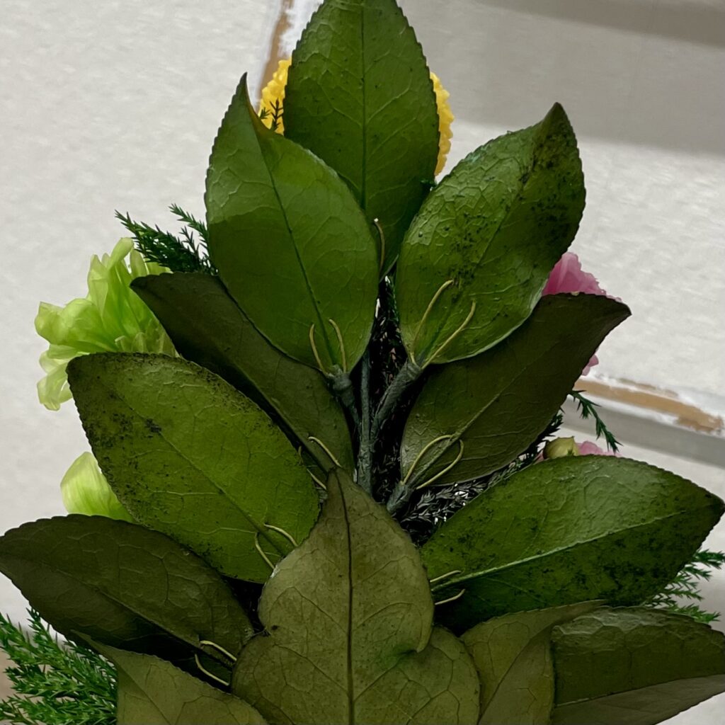 プリザ専花仏花の裏側(葉っぱの裏側)